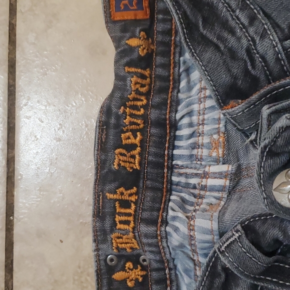 Jeans - Picture 2 of 4